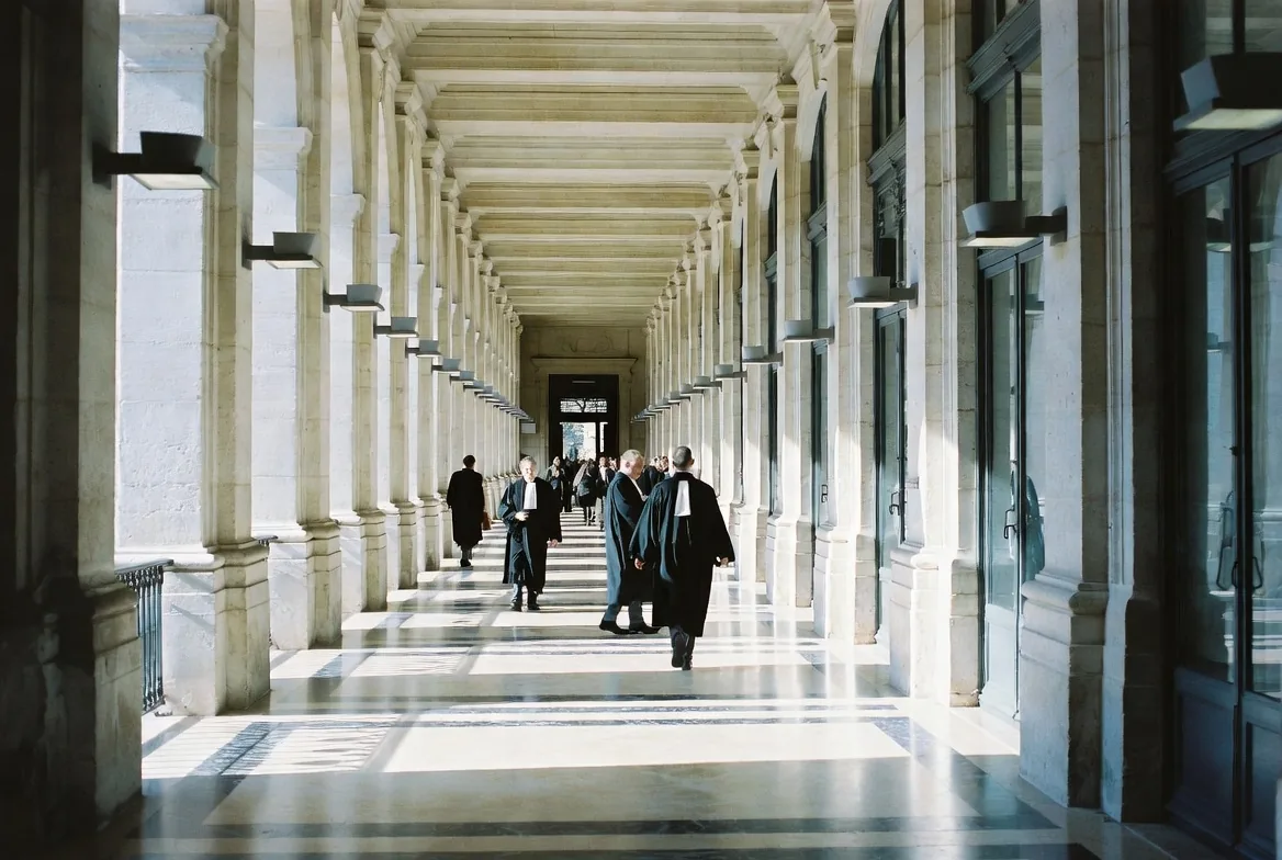 Colonnade d'un palais de justice